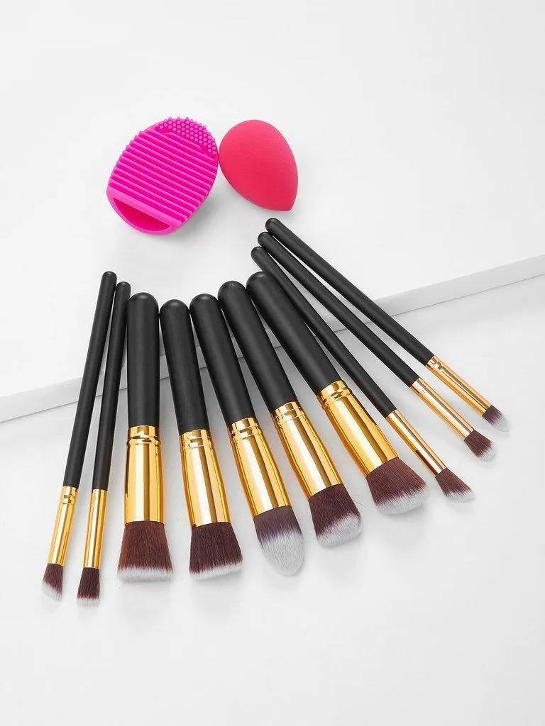 Black Cosmetic Makeup Brush Set With Blending Sponges