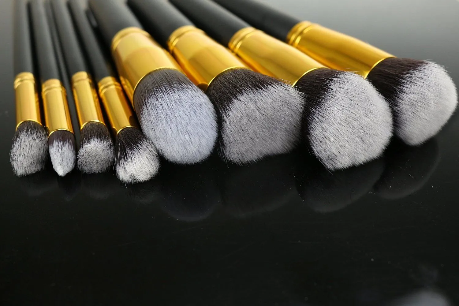 Magik Premium Synthetic 8 PCS Makeup Brushes (Golden Black)